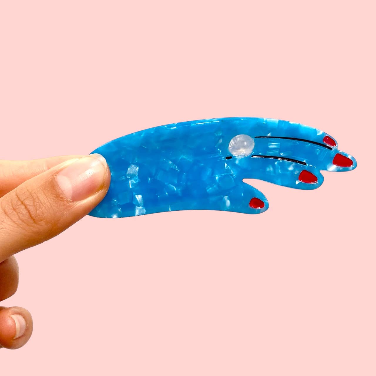 Carolyn Suzuki - HANDS ON HAIR CLAW
