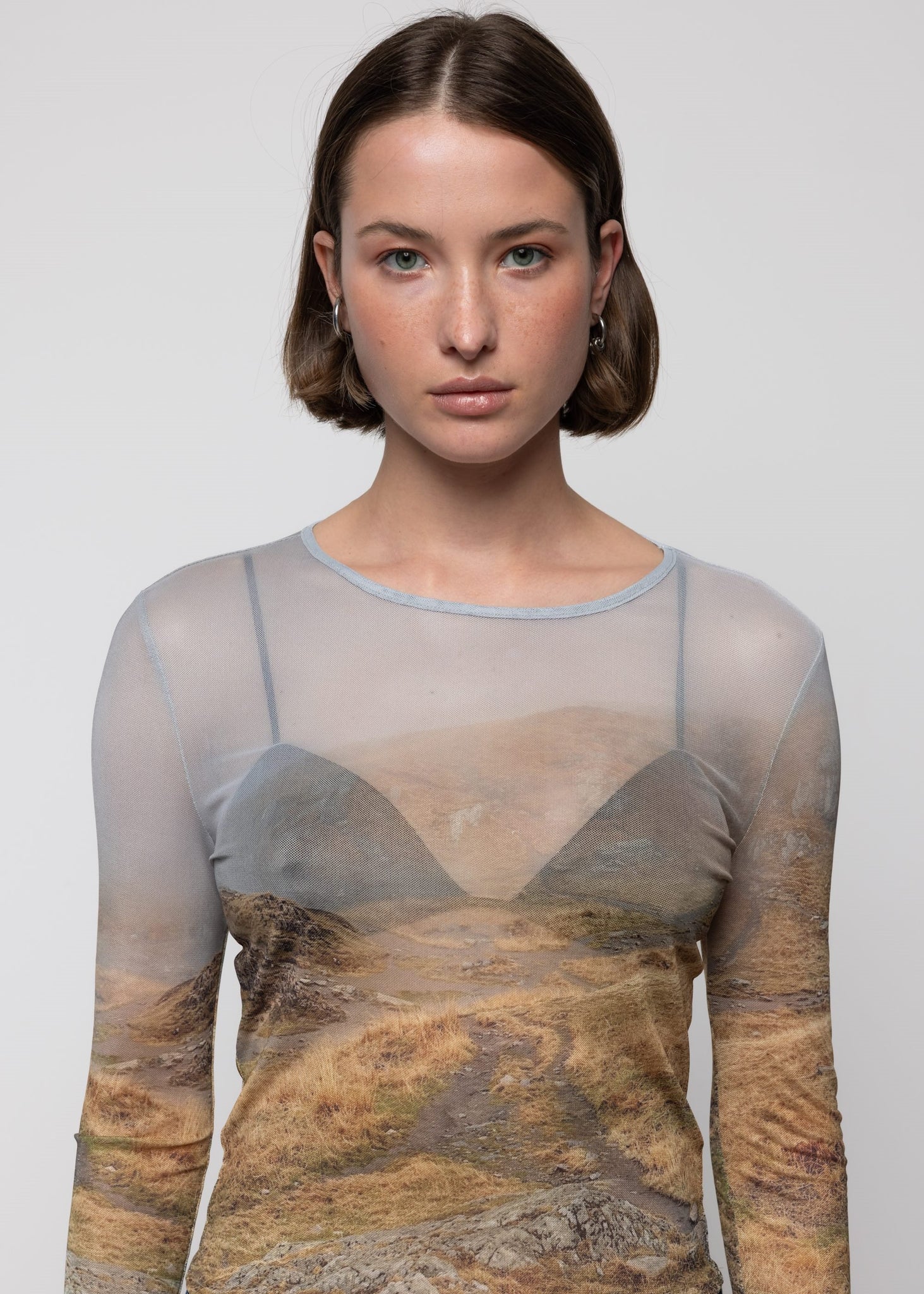 MESH LONG SLEEVE TOP IN NEGOIU PRINT