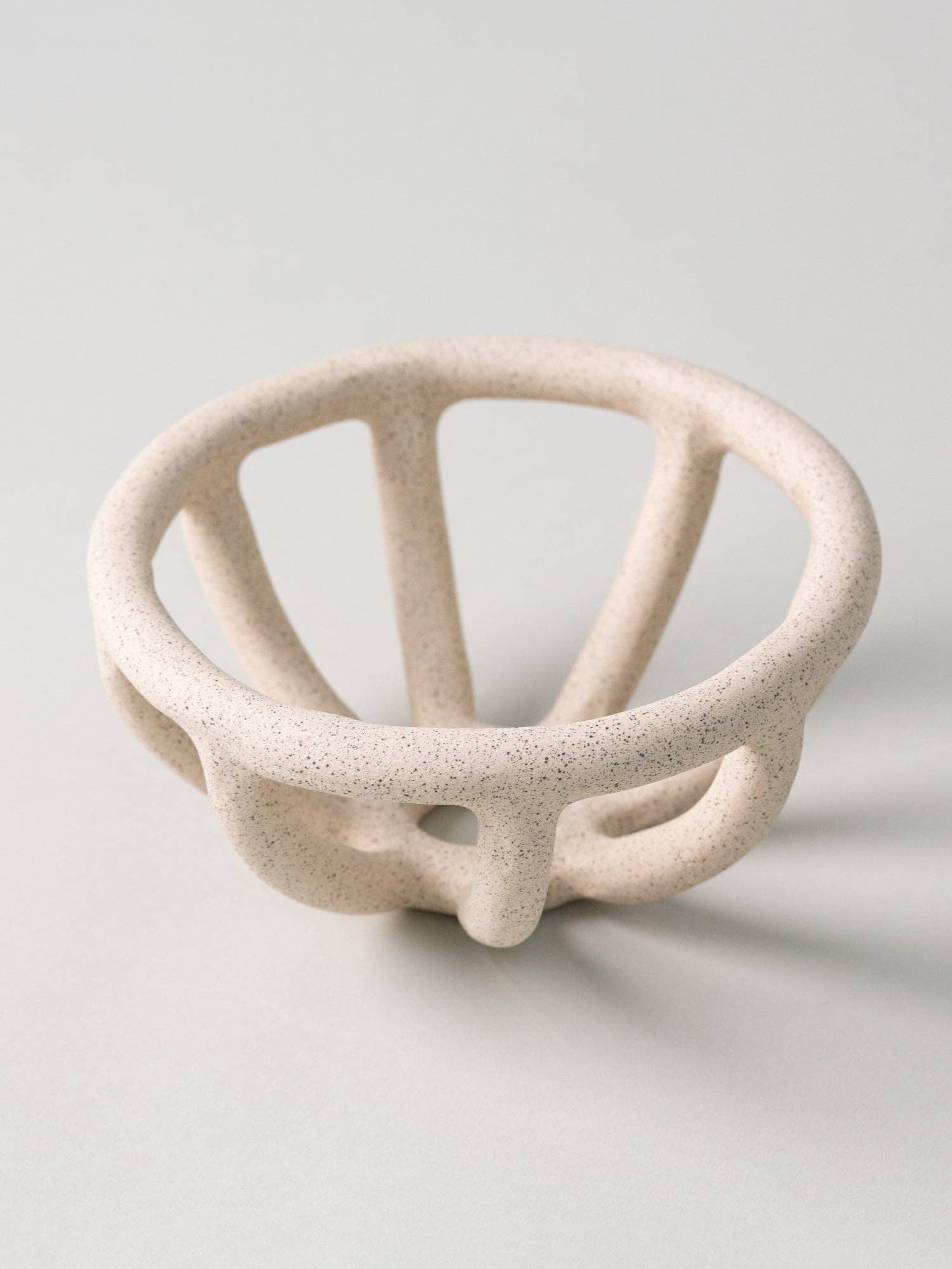 Virginia Sin - Prong Fruit Bowl, Sand: Medium