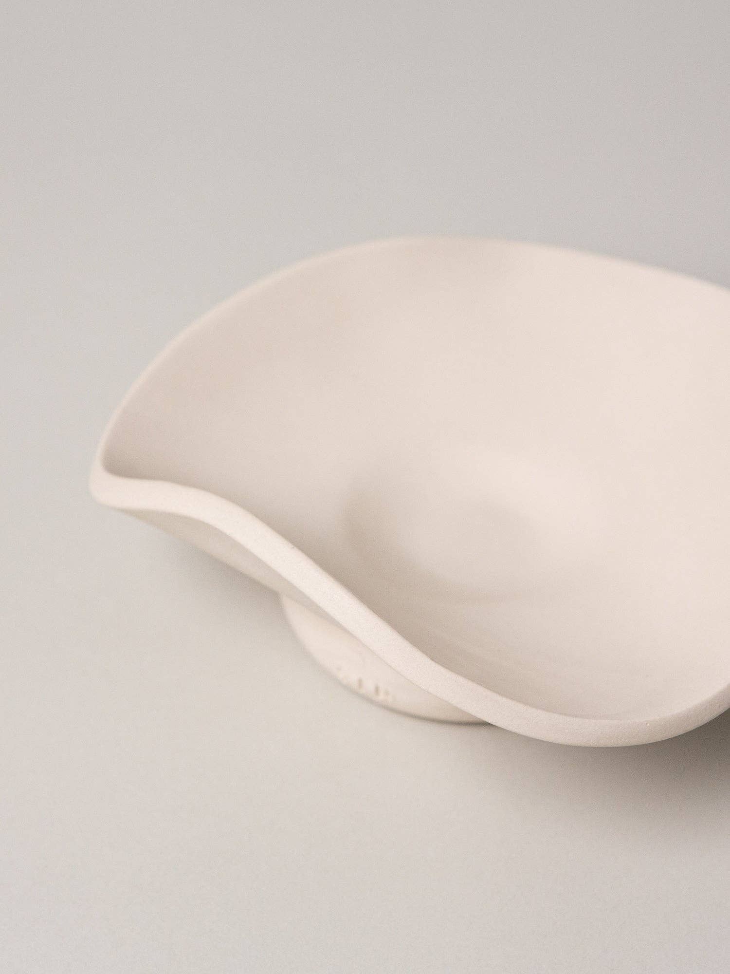 Virginia Sin - Urch Bowl, Ivory