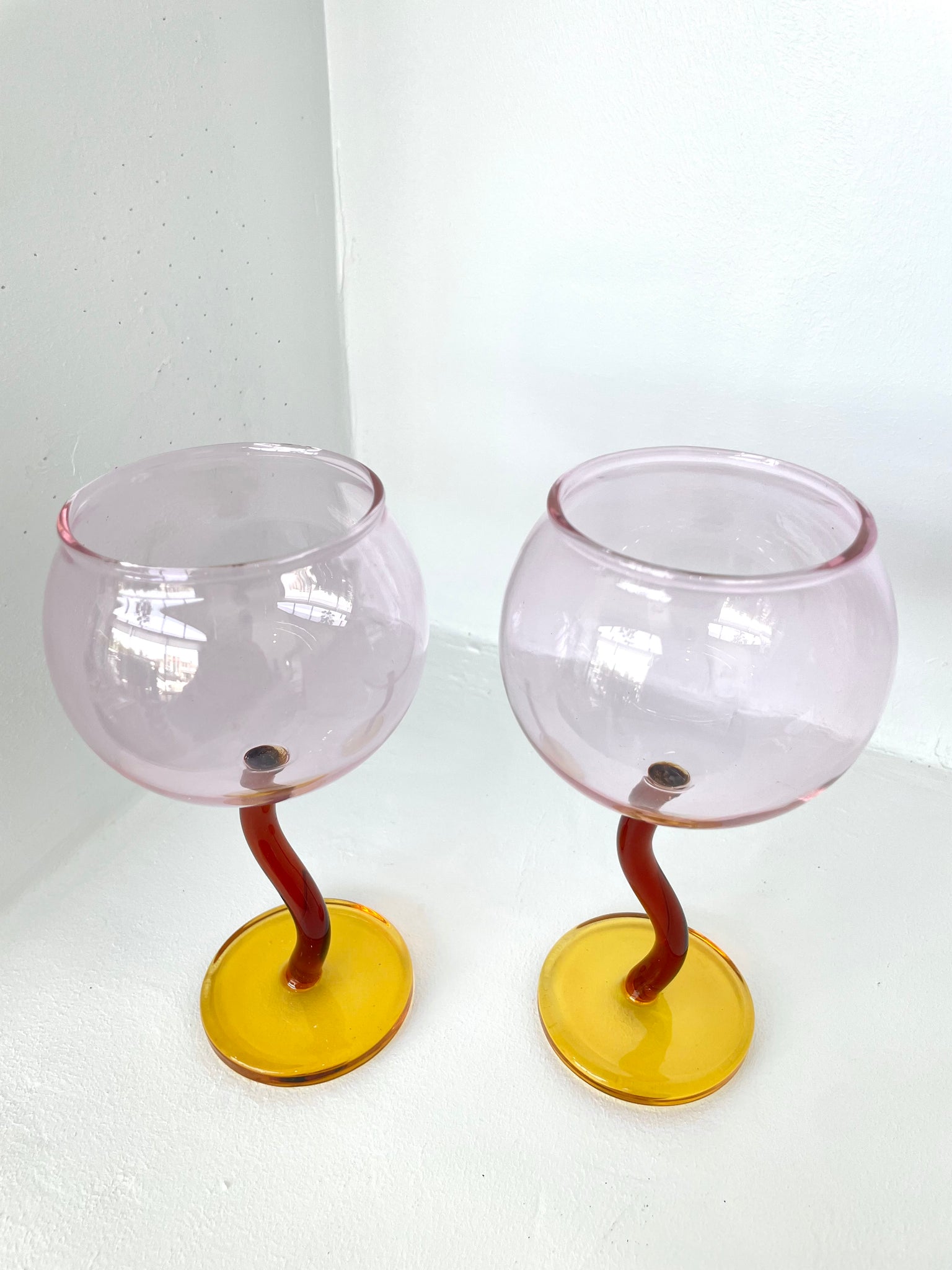 SQUIGGLE STEM GLASSES