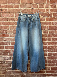 KOREAN RAW EDGE WAIST DENIM