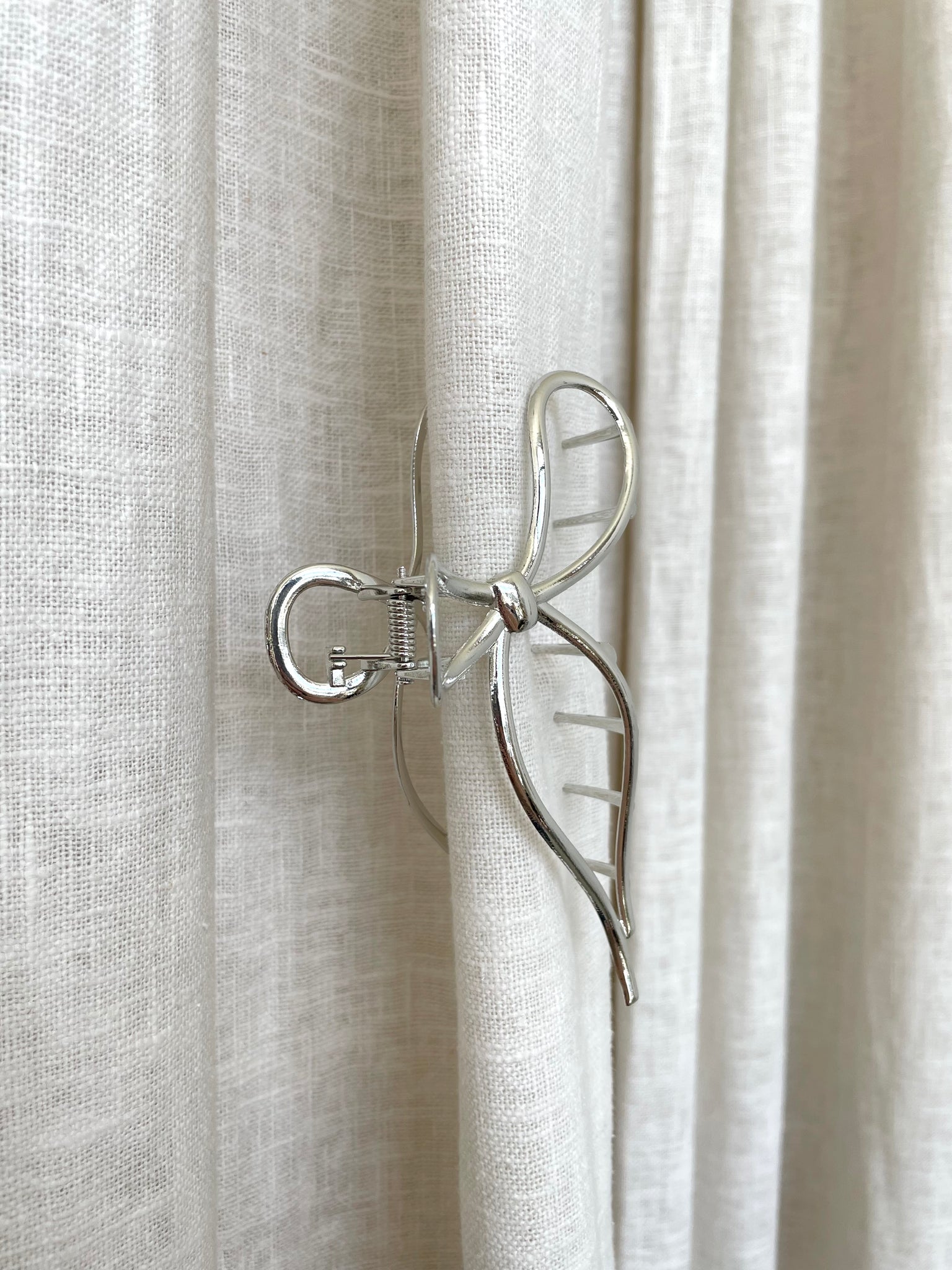 BIG BOW HAIR CLAW - METAL