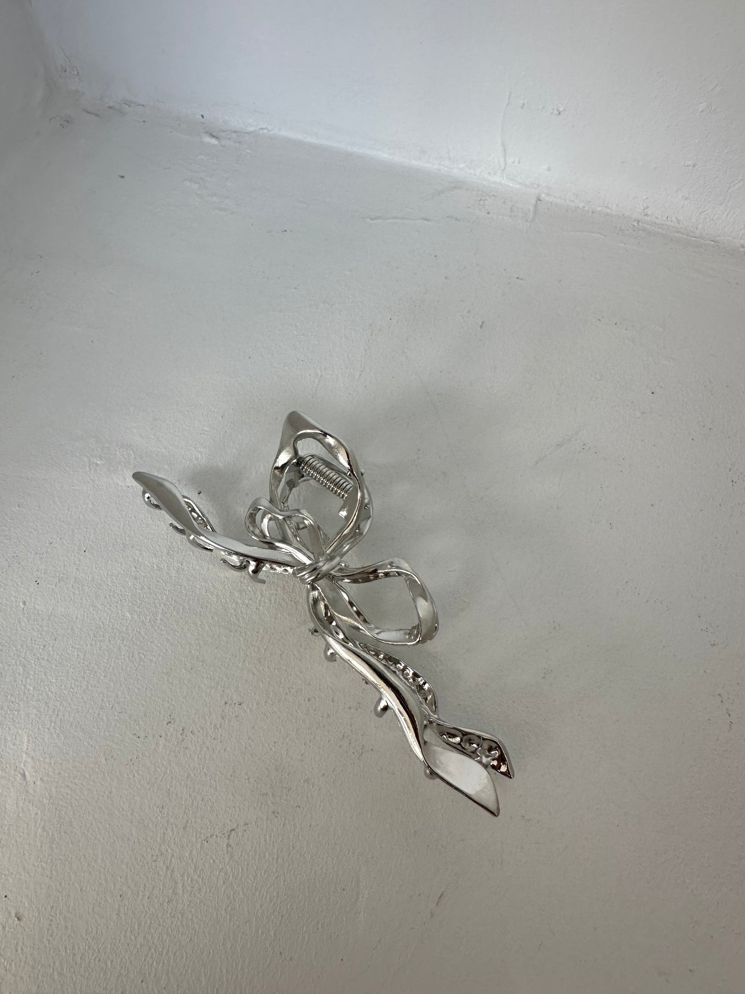 RIBBON BOW CLAW - SILVER