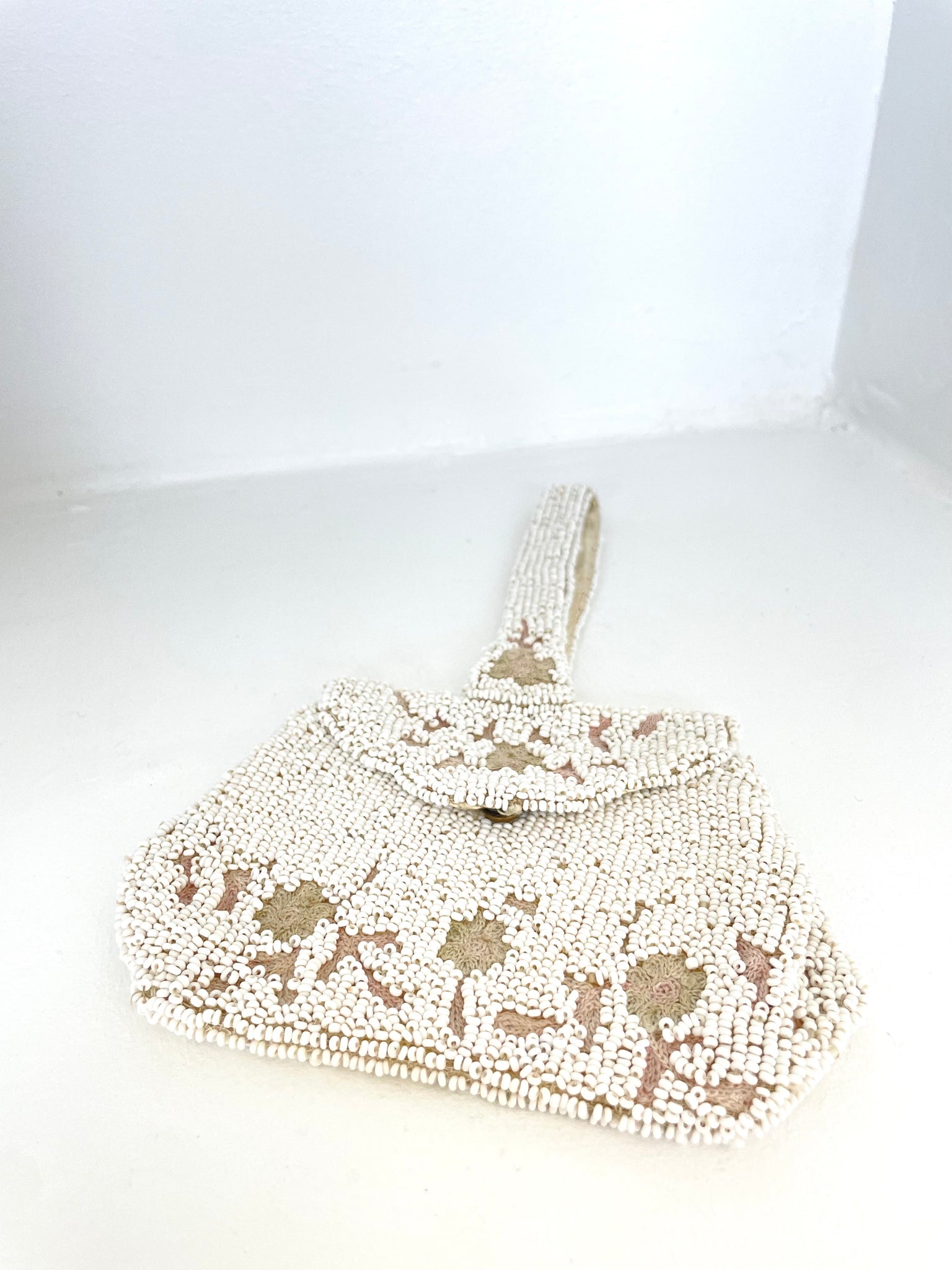 VINTAGE BEADED COIN PURSE