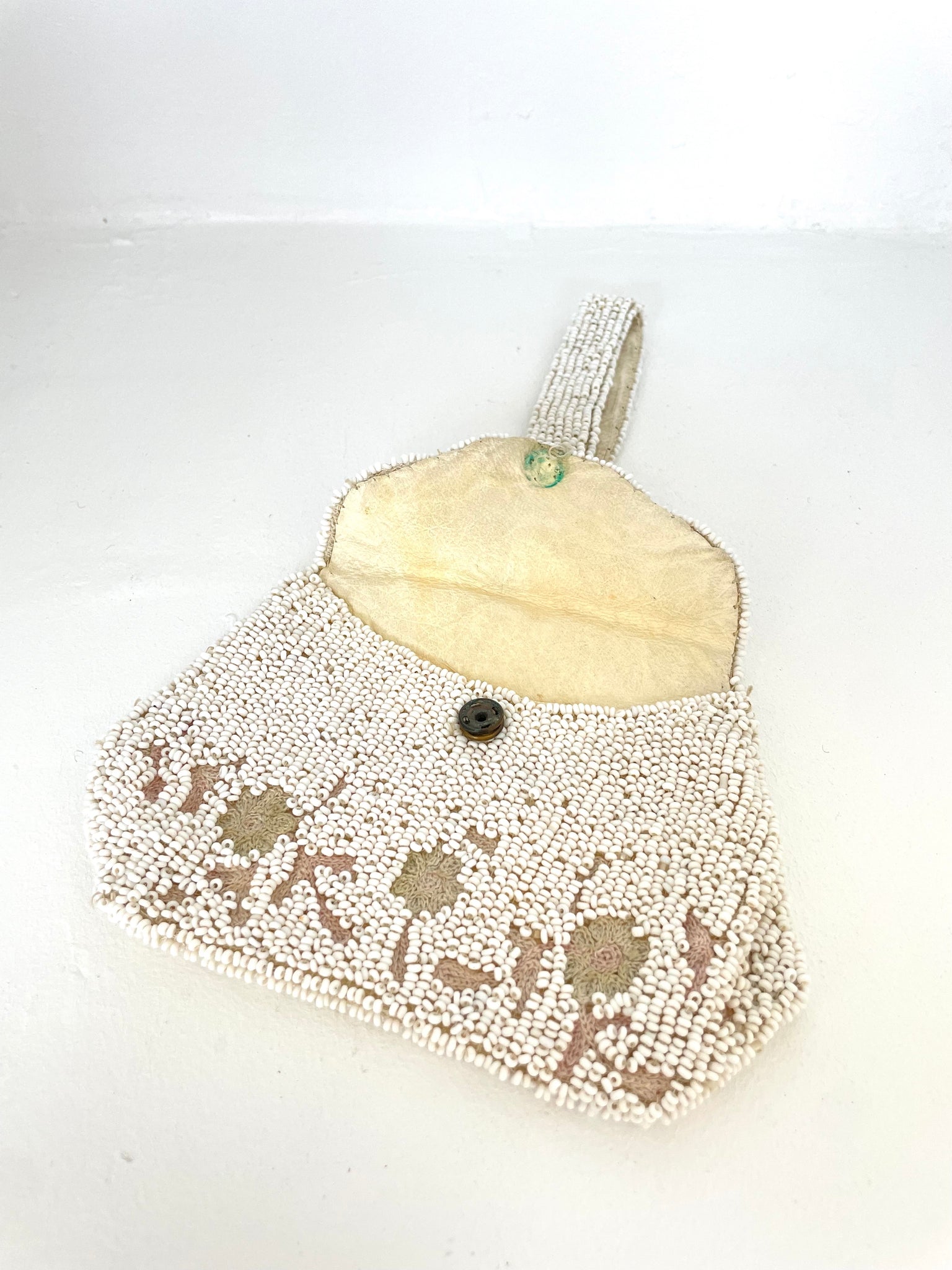 VINTAGE BEADED COIN PURSE