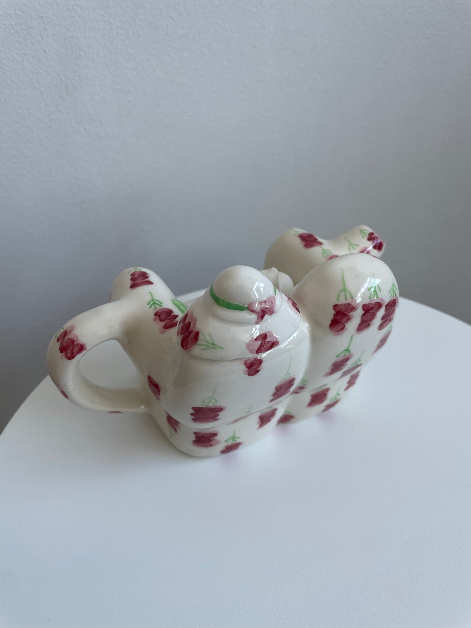 KITTY ON A COUCH TEAPOT