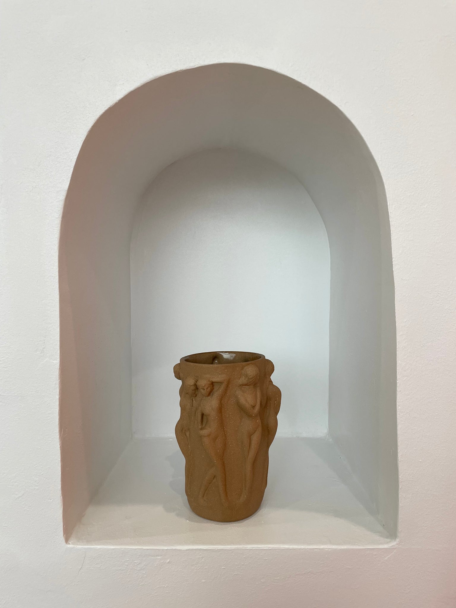 DANCING LADIES VASE - COCOA
