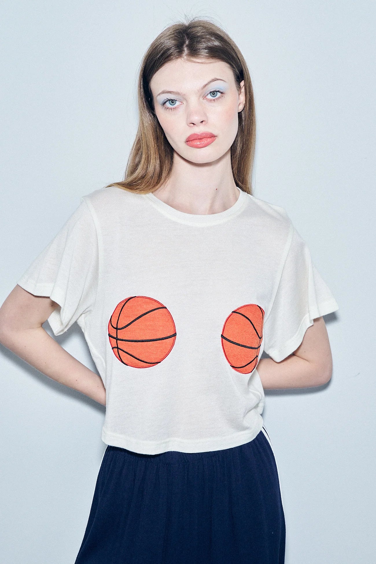 BASKETBALL BOOBS WOOL BLEND TOMMY TEE