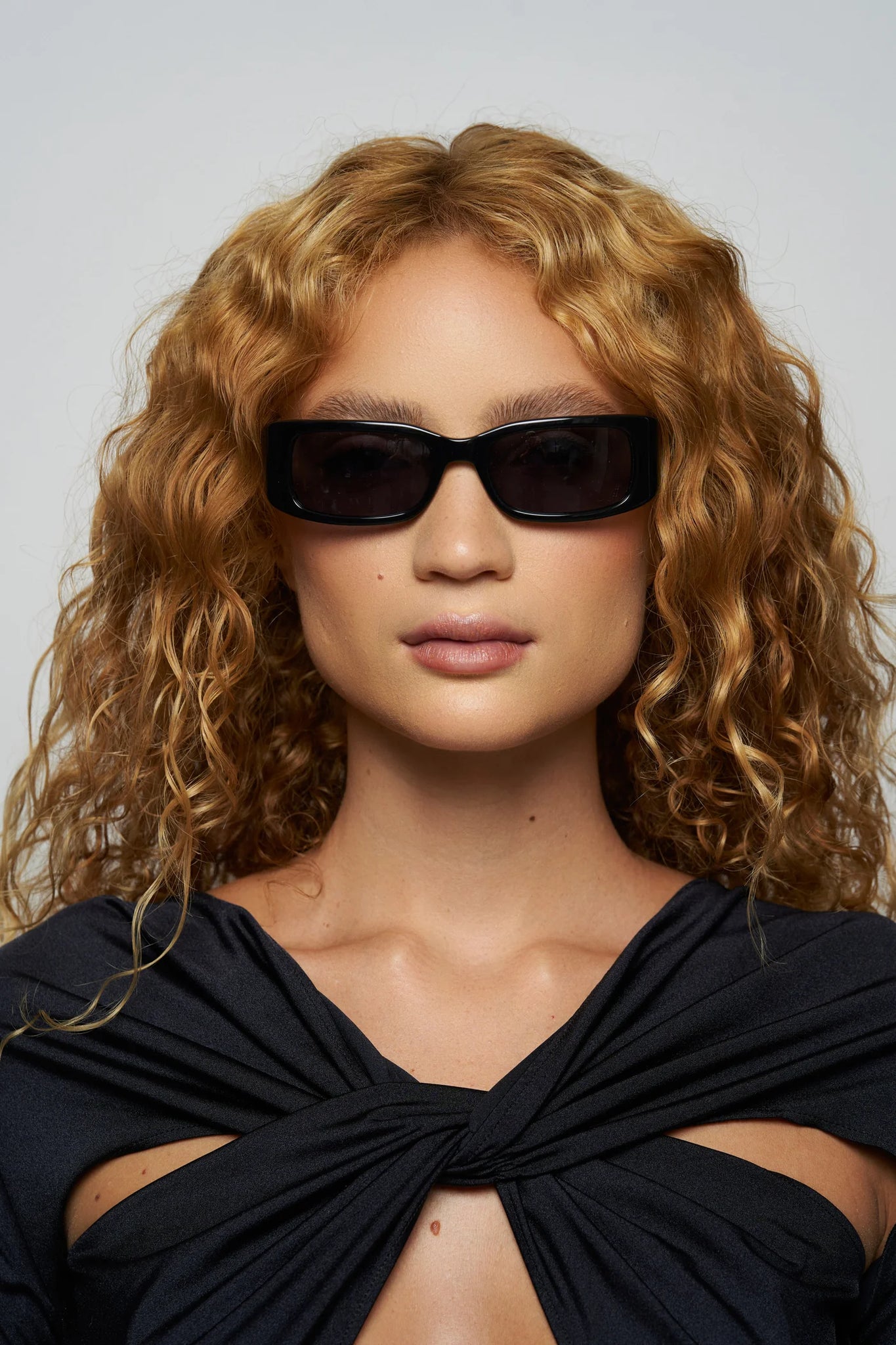 REIGHNE IN GLOSS BLACK