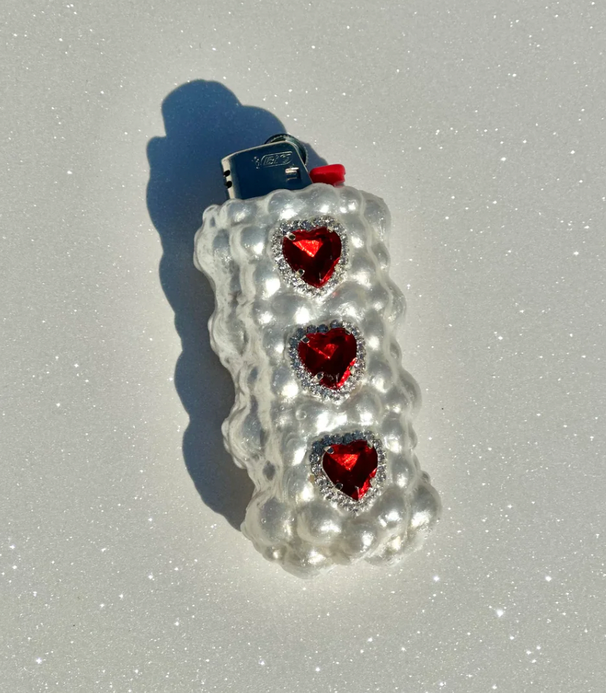 REUSEABLE LIGHTER CASE BY BELLA - PINK+RED ROCOCO