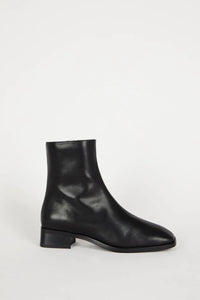 TOUR - BLACK