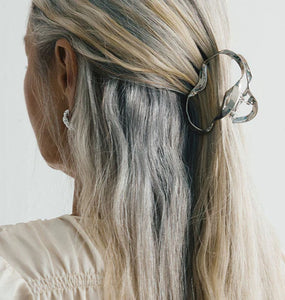 RIBBON HAIR CLIP - SILVER