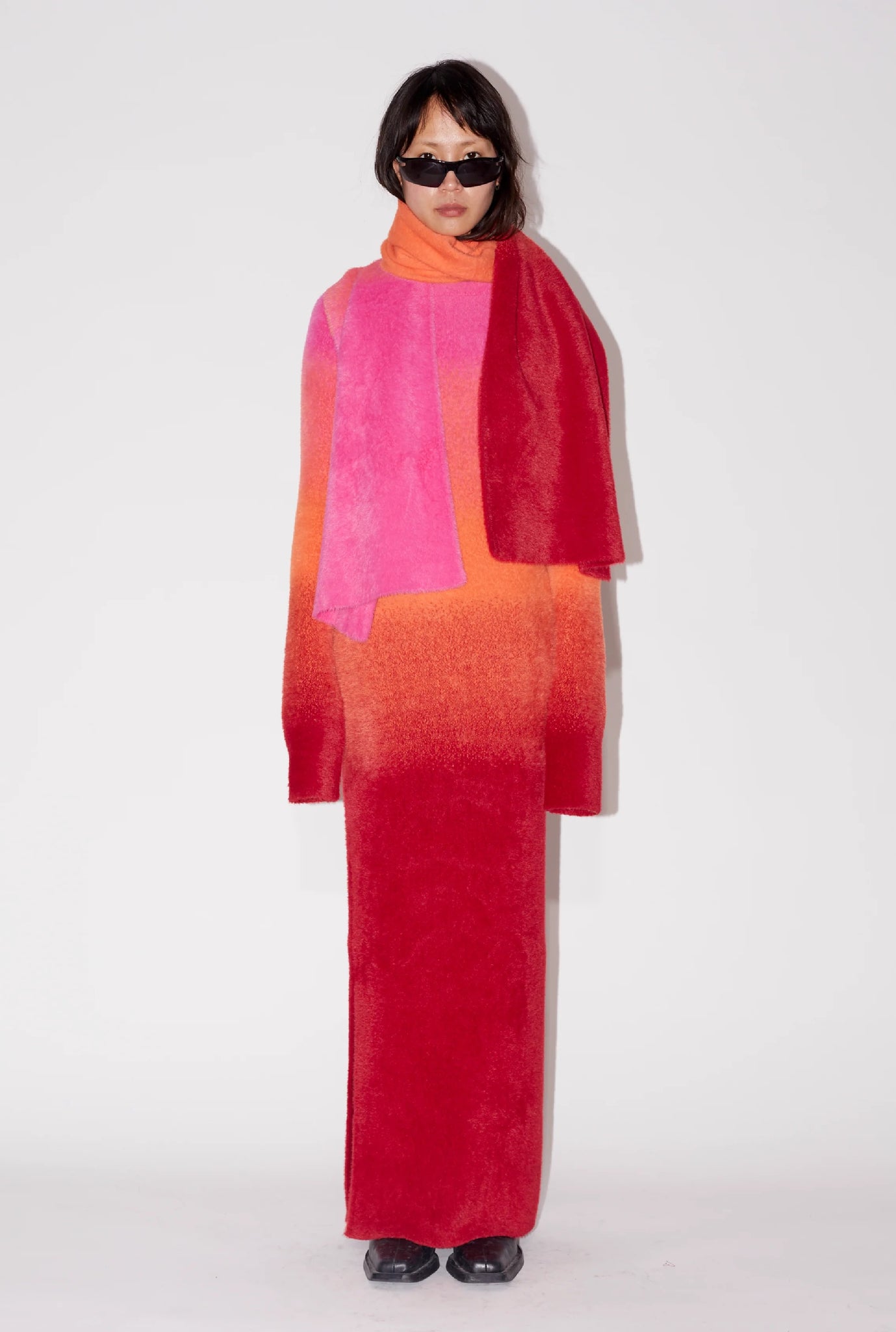 GRADIENT KNIT SCARF