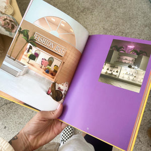 SNAIL WORLD: LIFE IN THE SLIMELIGHT BOOK