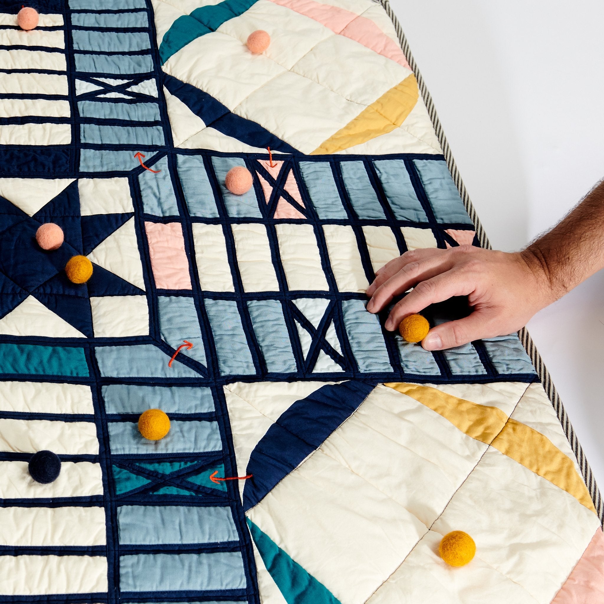 CROSS & CIRCLE QUILT