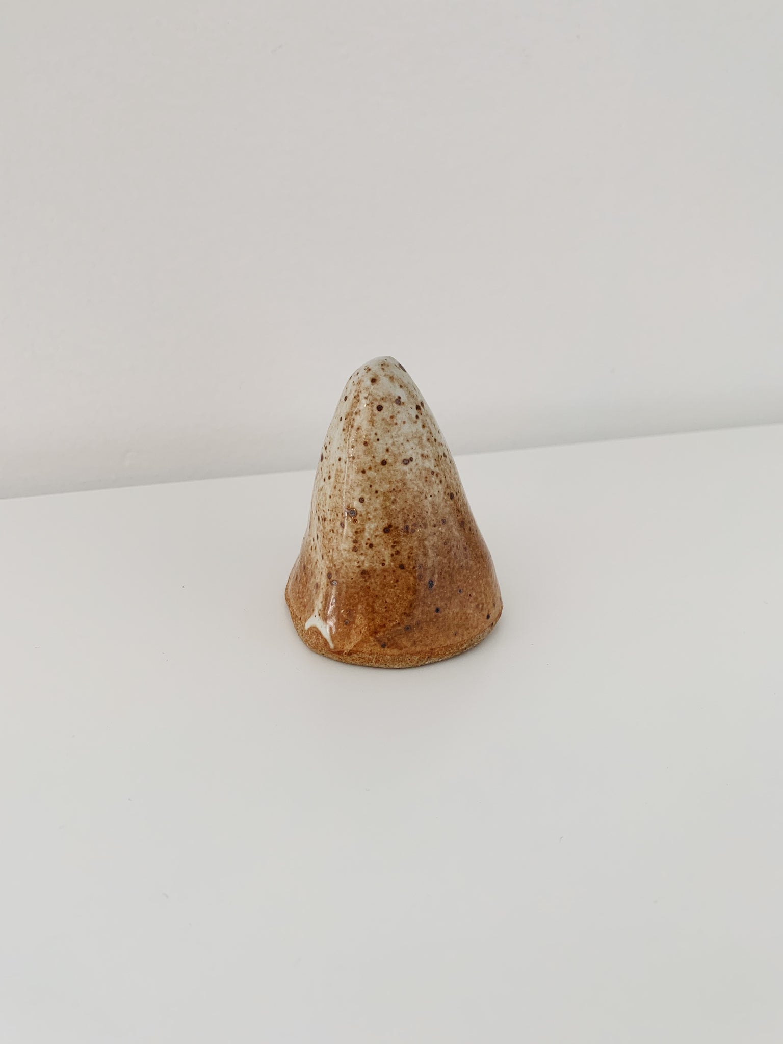 VINTAGE CERAMIC PAPERWEIGHT