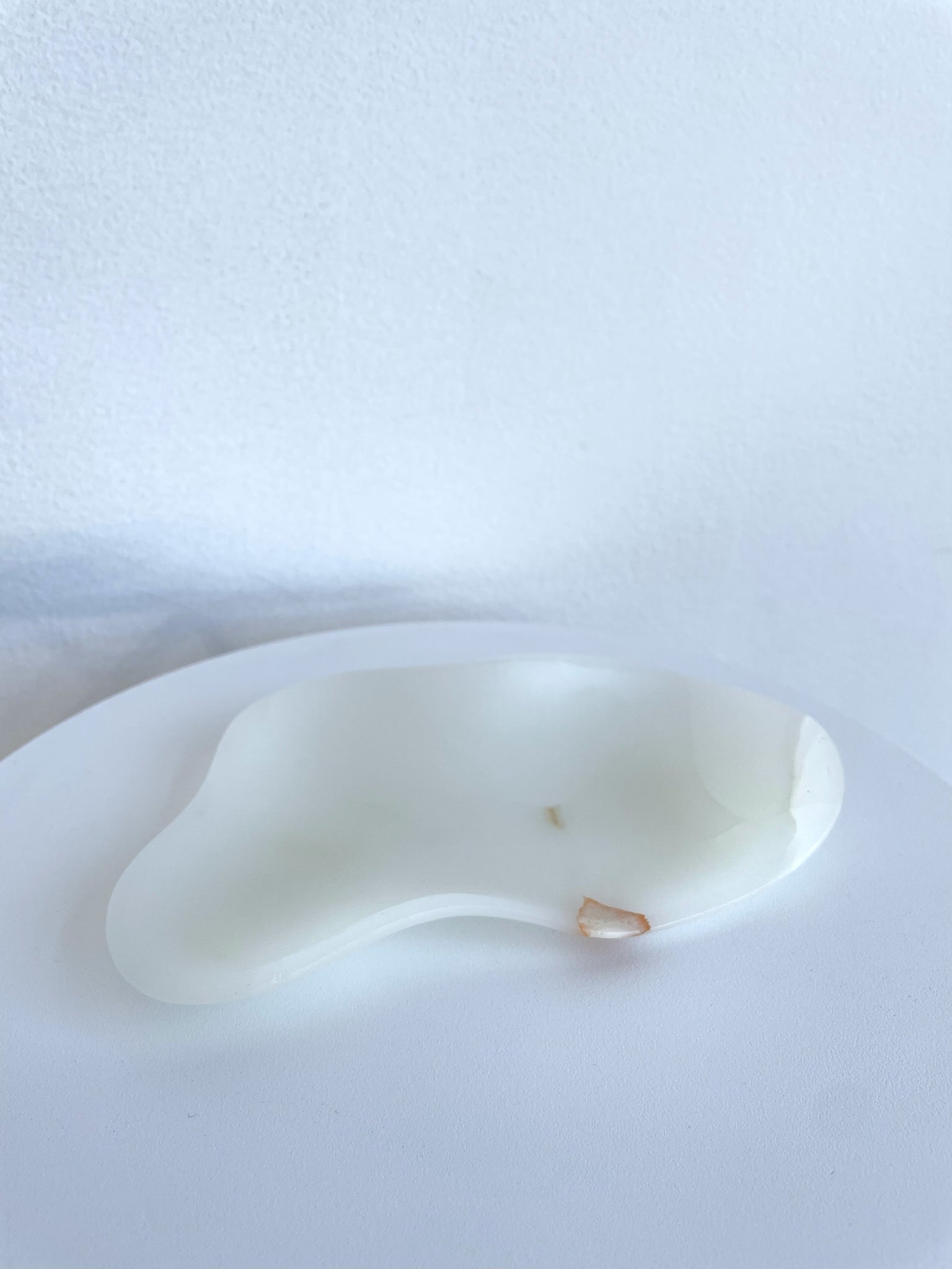 ROSALIA ORGANIC ONYX DISH