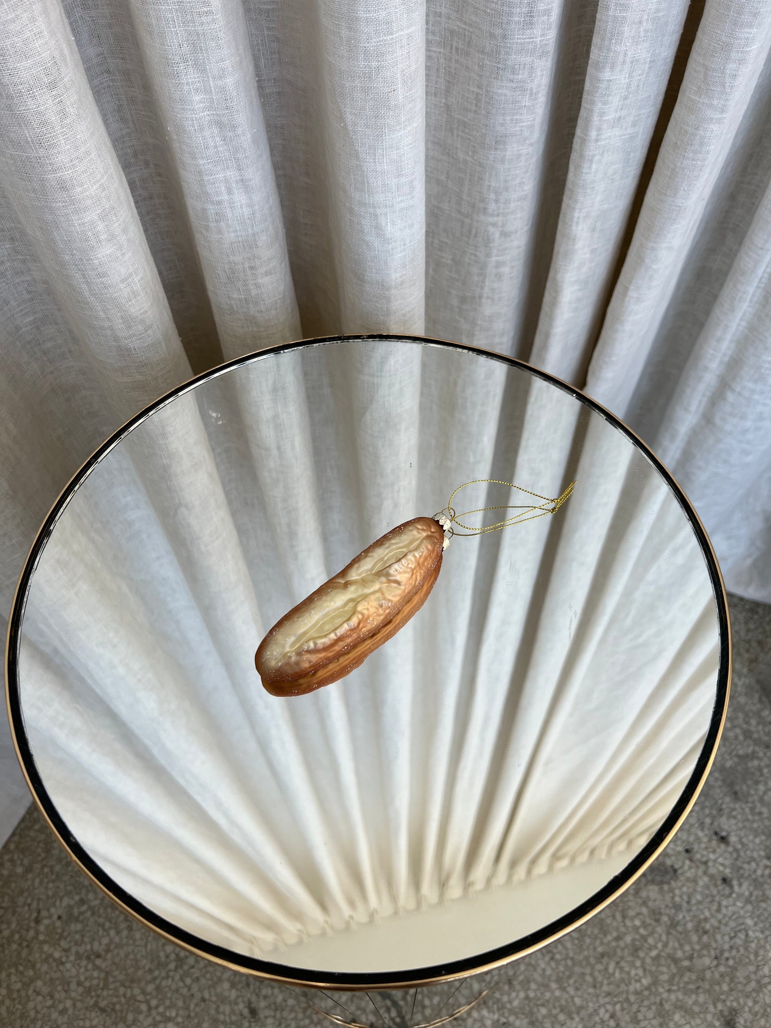 BAGUETTE ORNAMENT