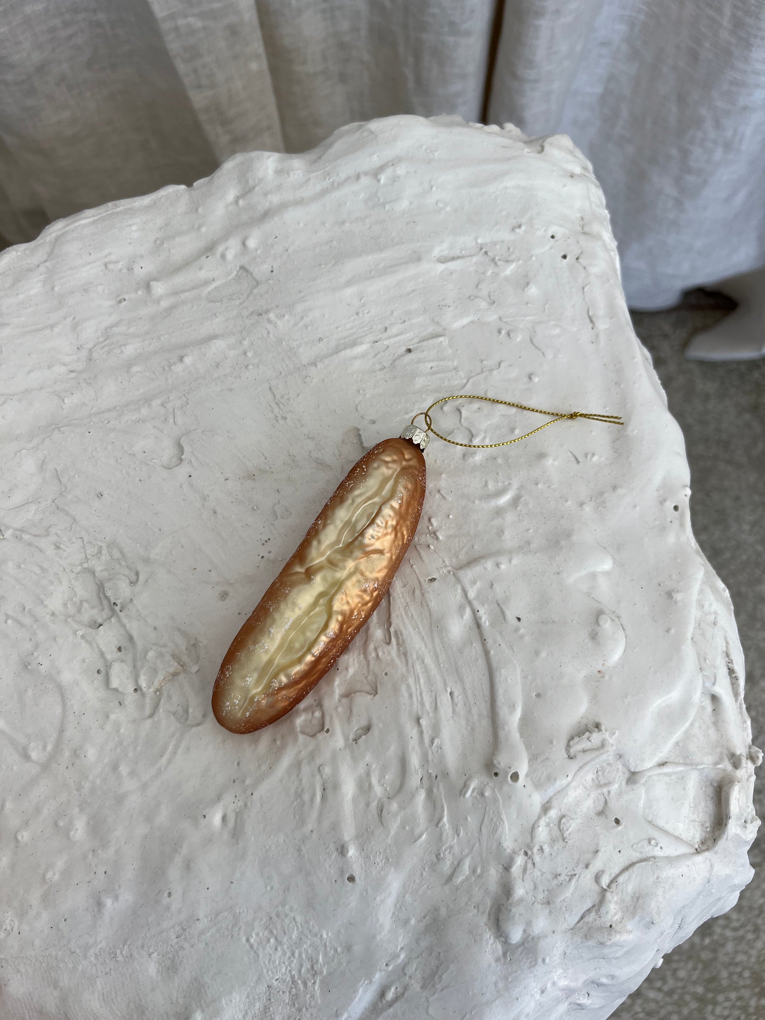 BAGUETTE ORNAMENT