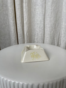 VINTAGE PLATFORM ASHTRAY