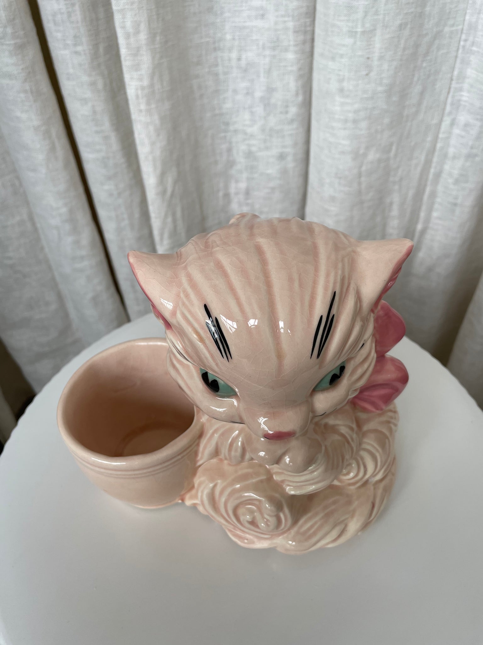 VINTAGE PINK KITTY HULL POTTERY