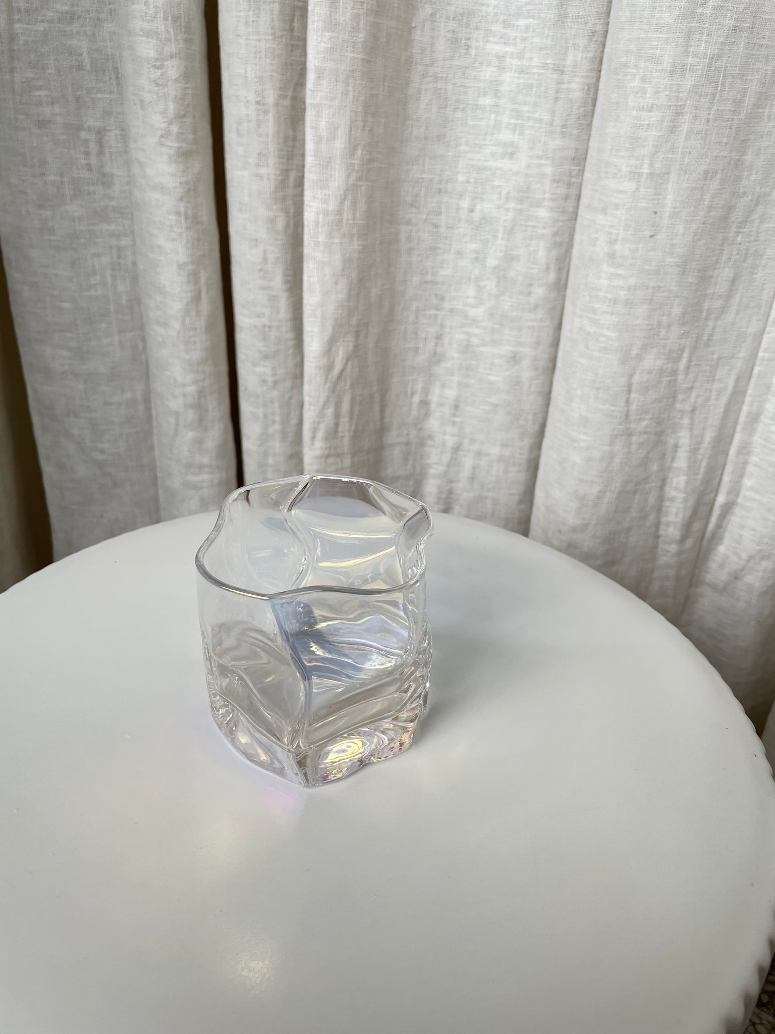 IRIDESCENT GLASS WAVY CUP