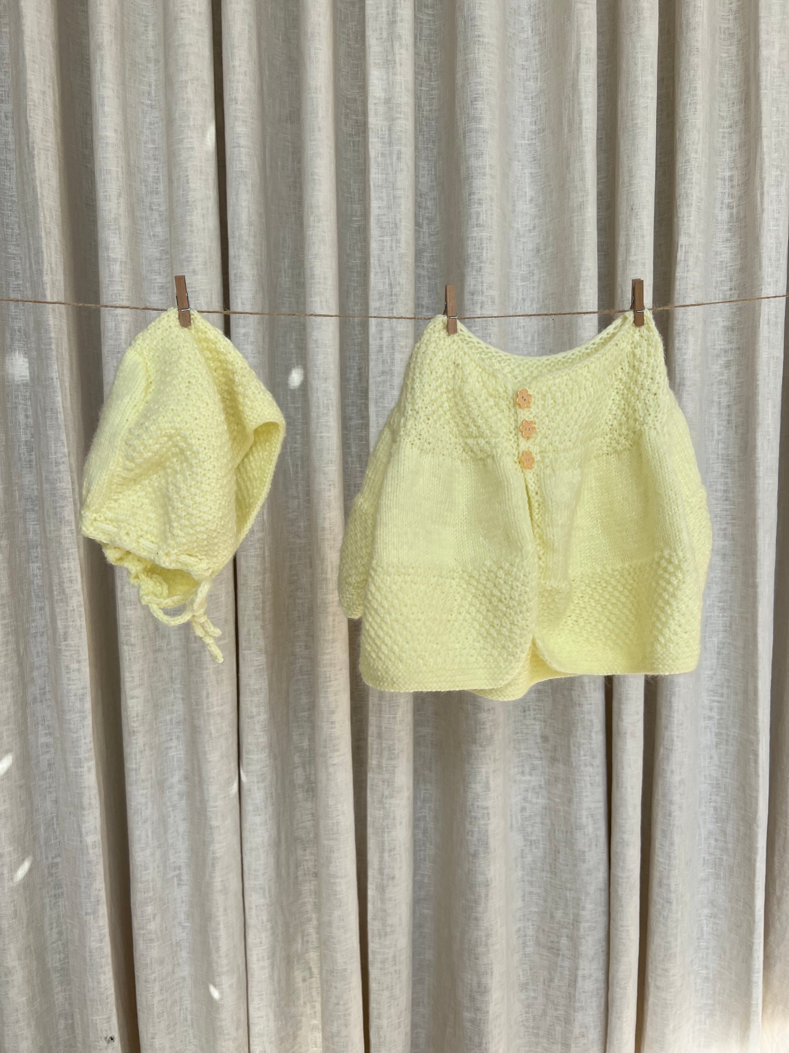 DAYLIGHT CARDIGAN + BONNET