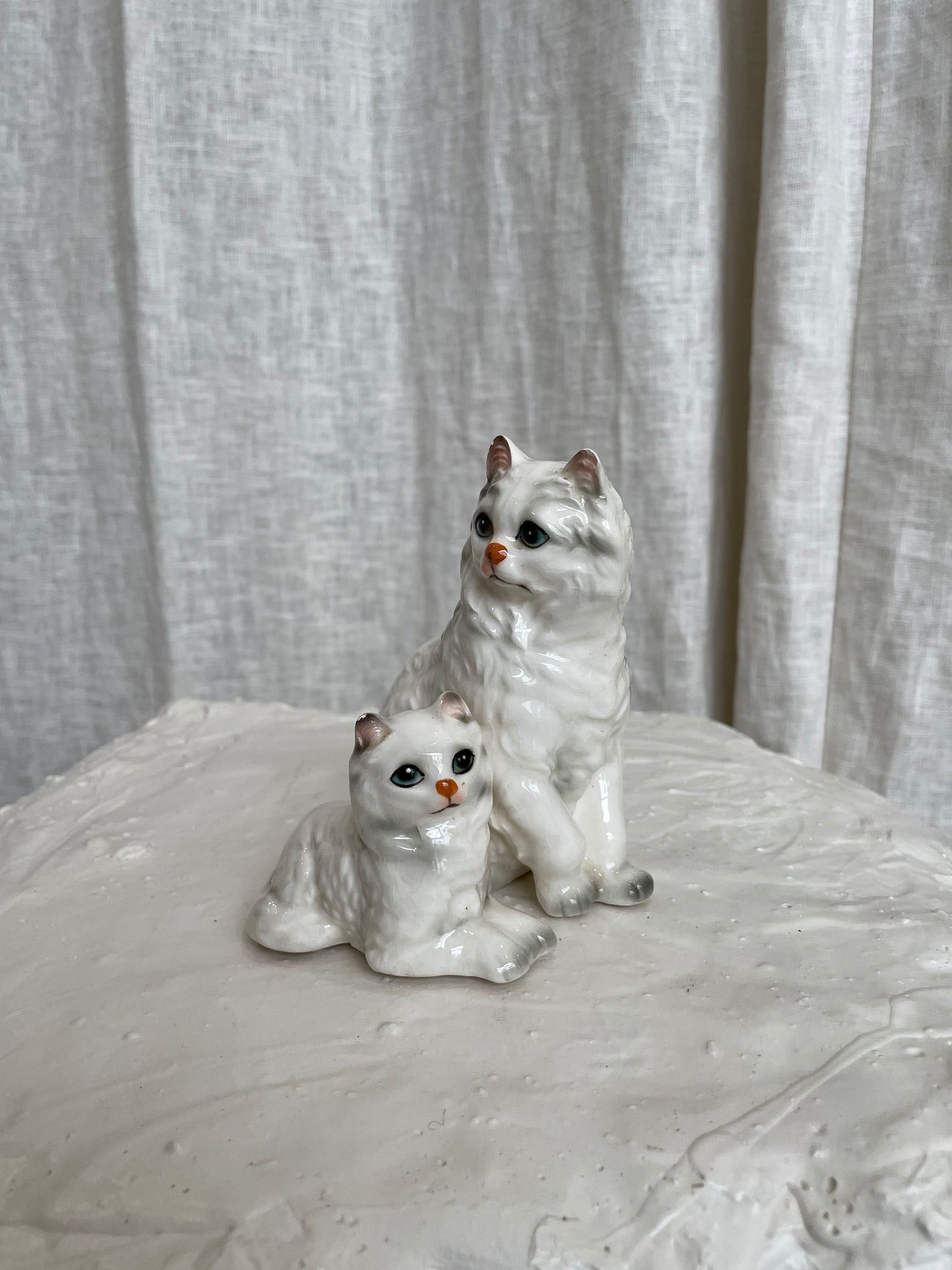CAT FAM FIGURINE