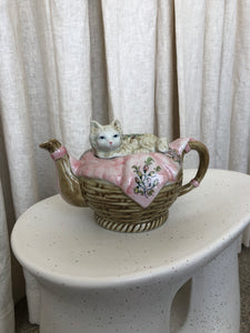 RESTING KITTEN TEAPOT