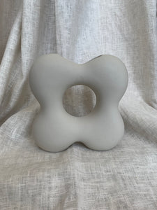 GROOVY FLOWER VASE
