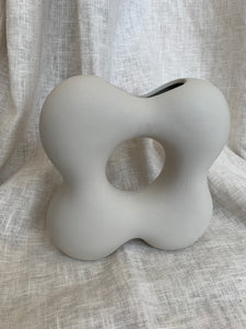 GROOVY FLOWER VASE