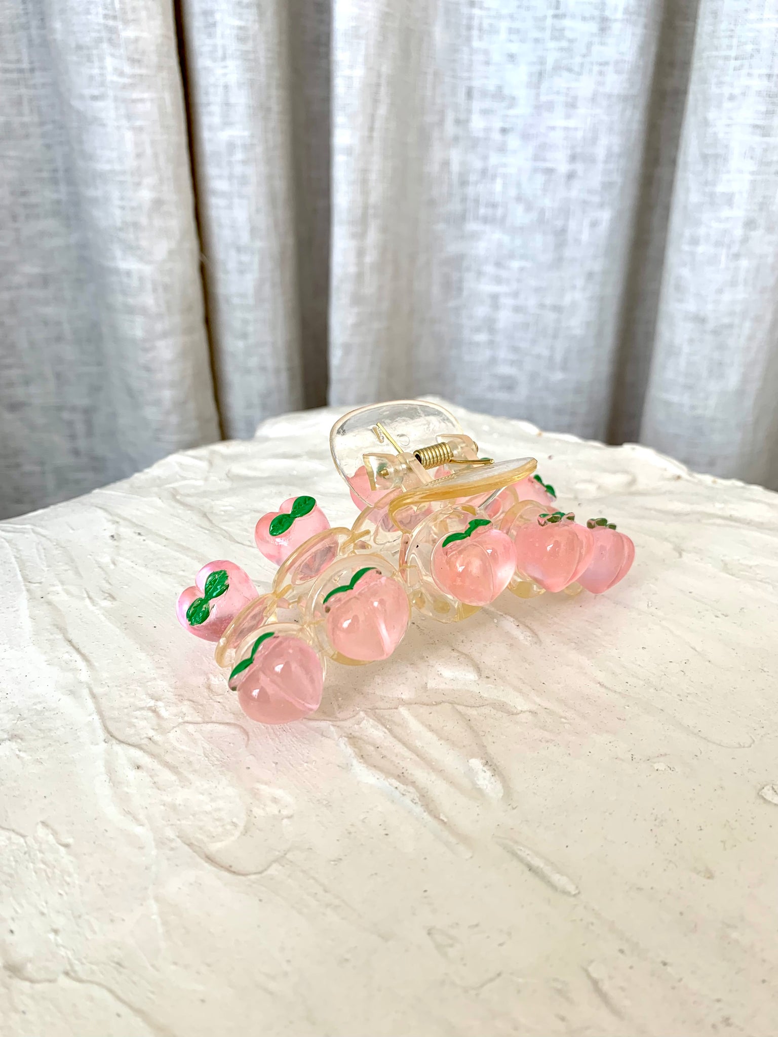 PEACHY PARTY HAIR CLAW