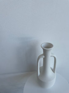 LOUTROPHOROS VASE