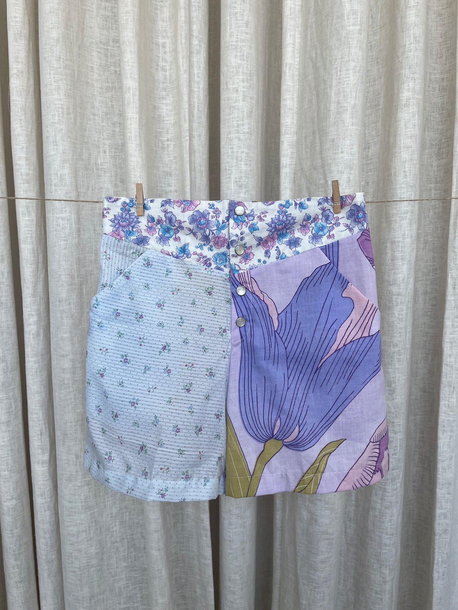 HIGH WAISTED TULIP SHORTS