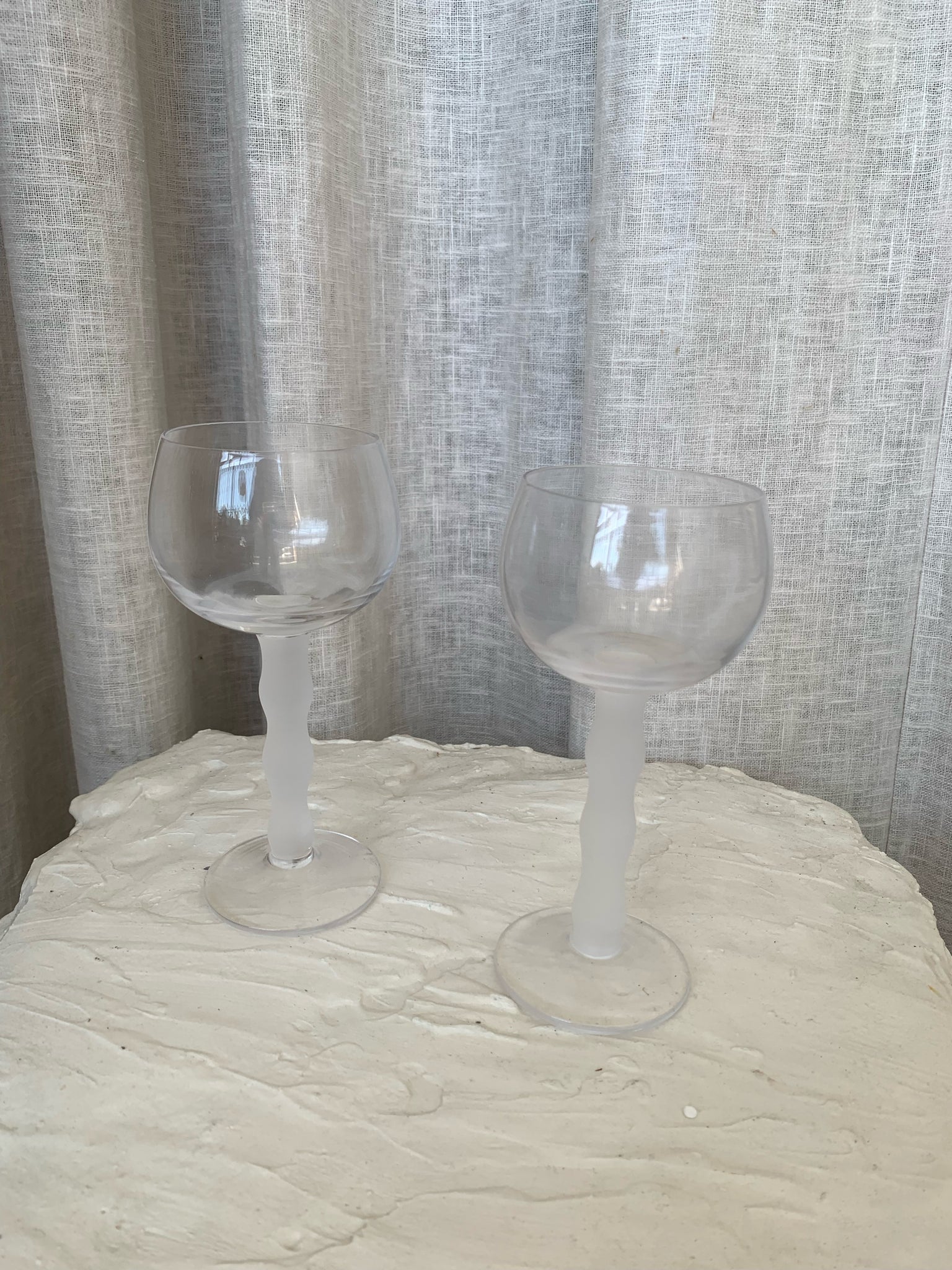 CLOUDY STEM WINE GLASSES