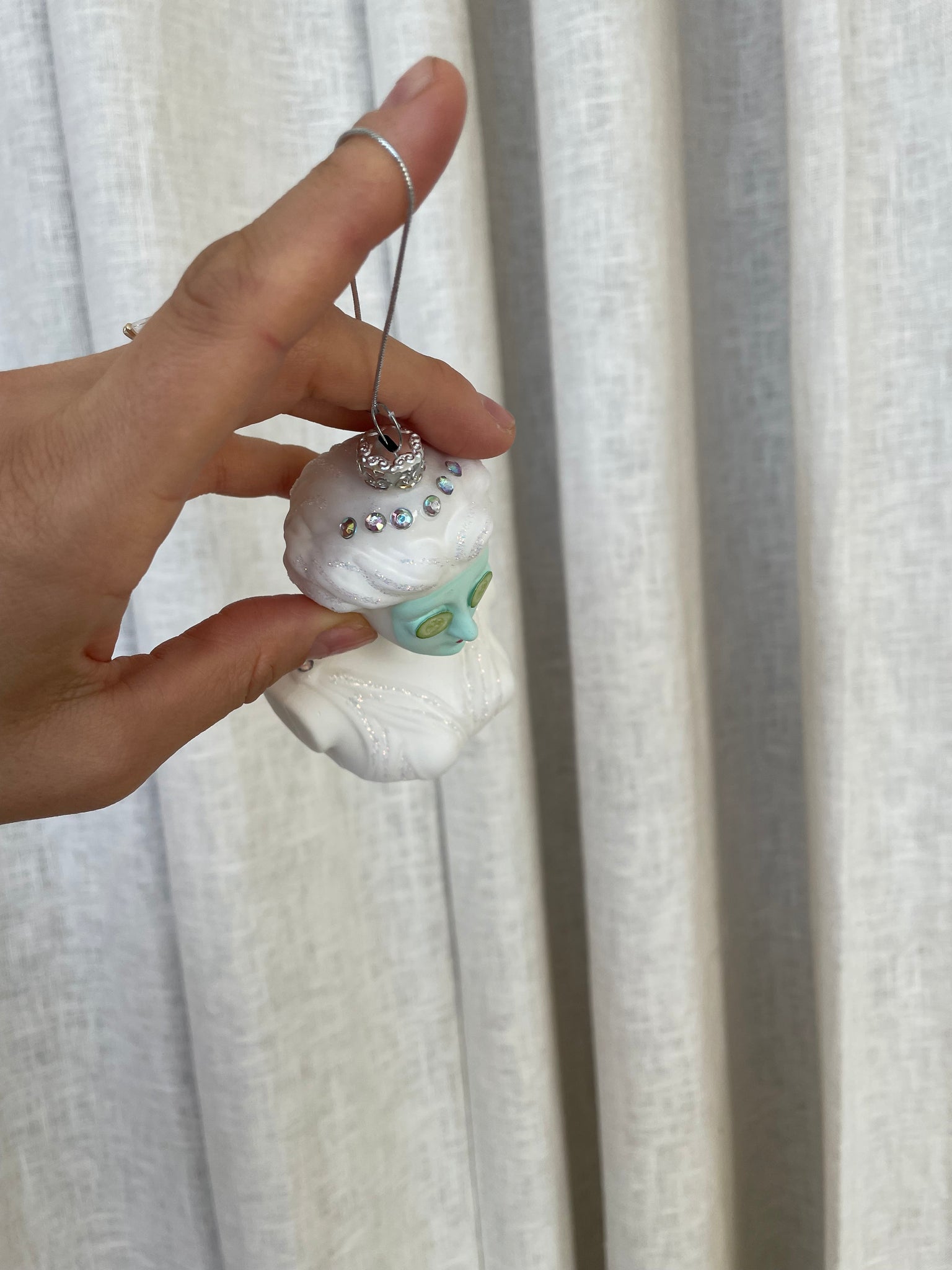 SPA QUEEN ORNAMENT