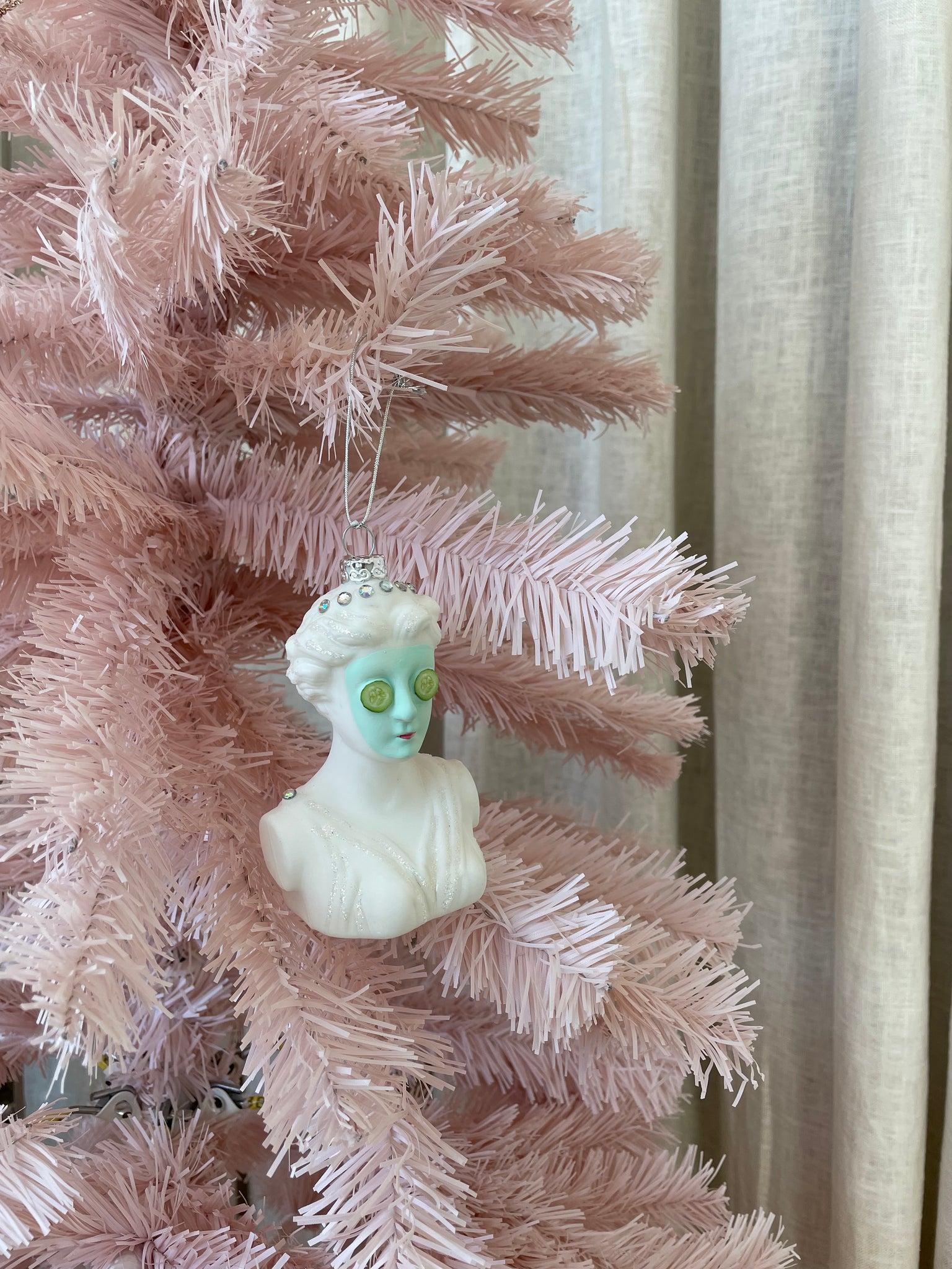 SPA QUEEN ORNAMENT