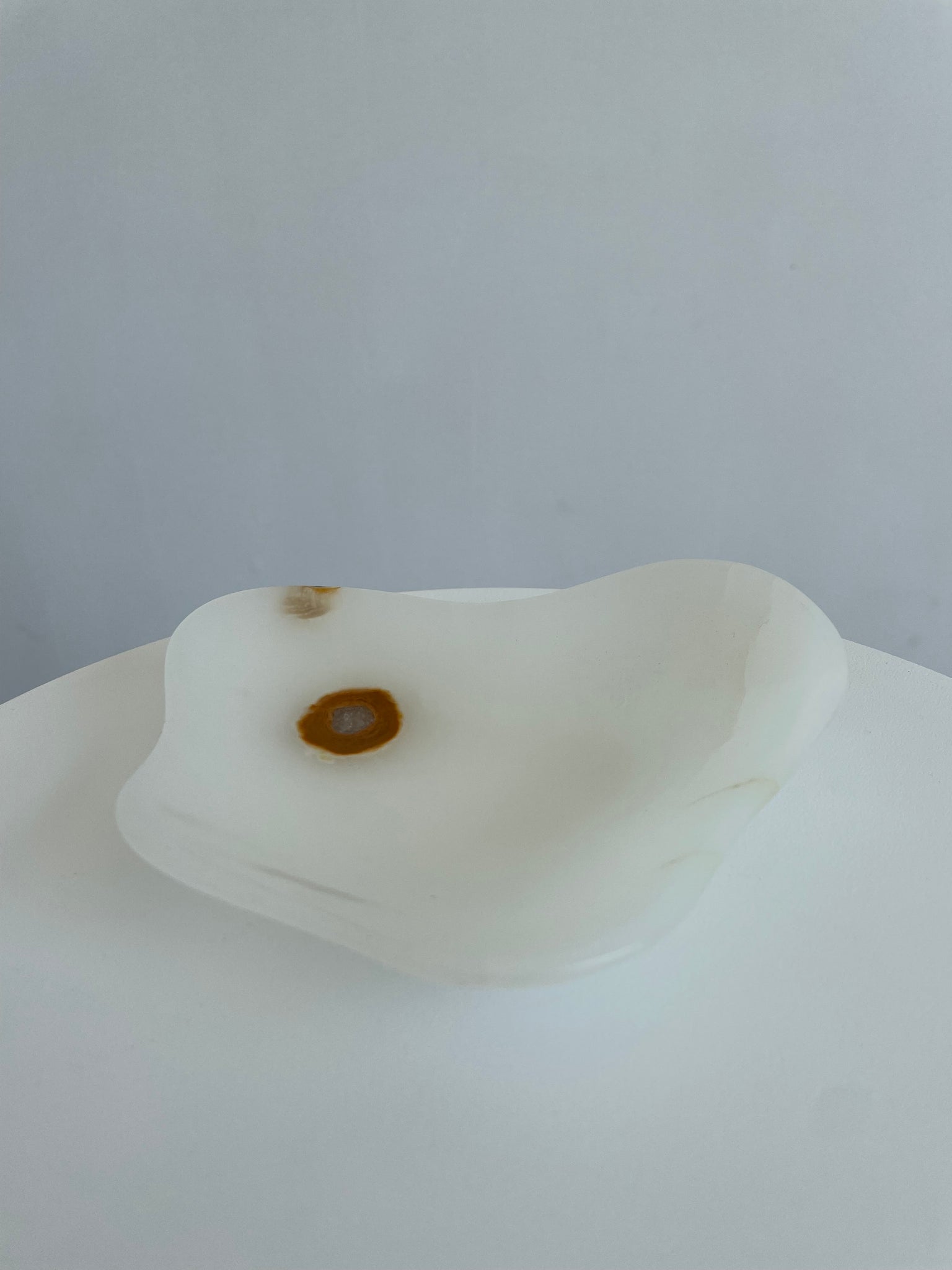 LELA ORGANIC ONYX DISH