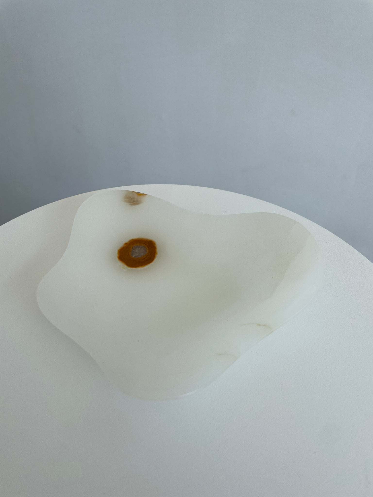 LELA ORGANIC ONYX DISH