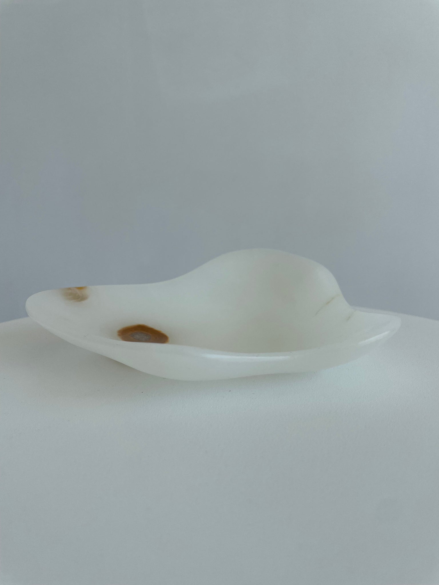 LELA ORGANIC ONYX DISH