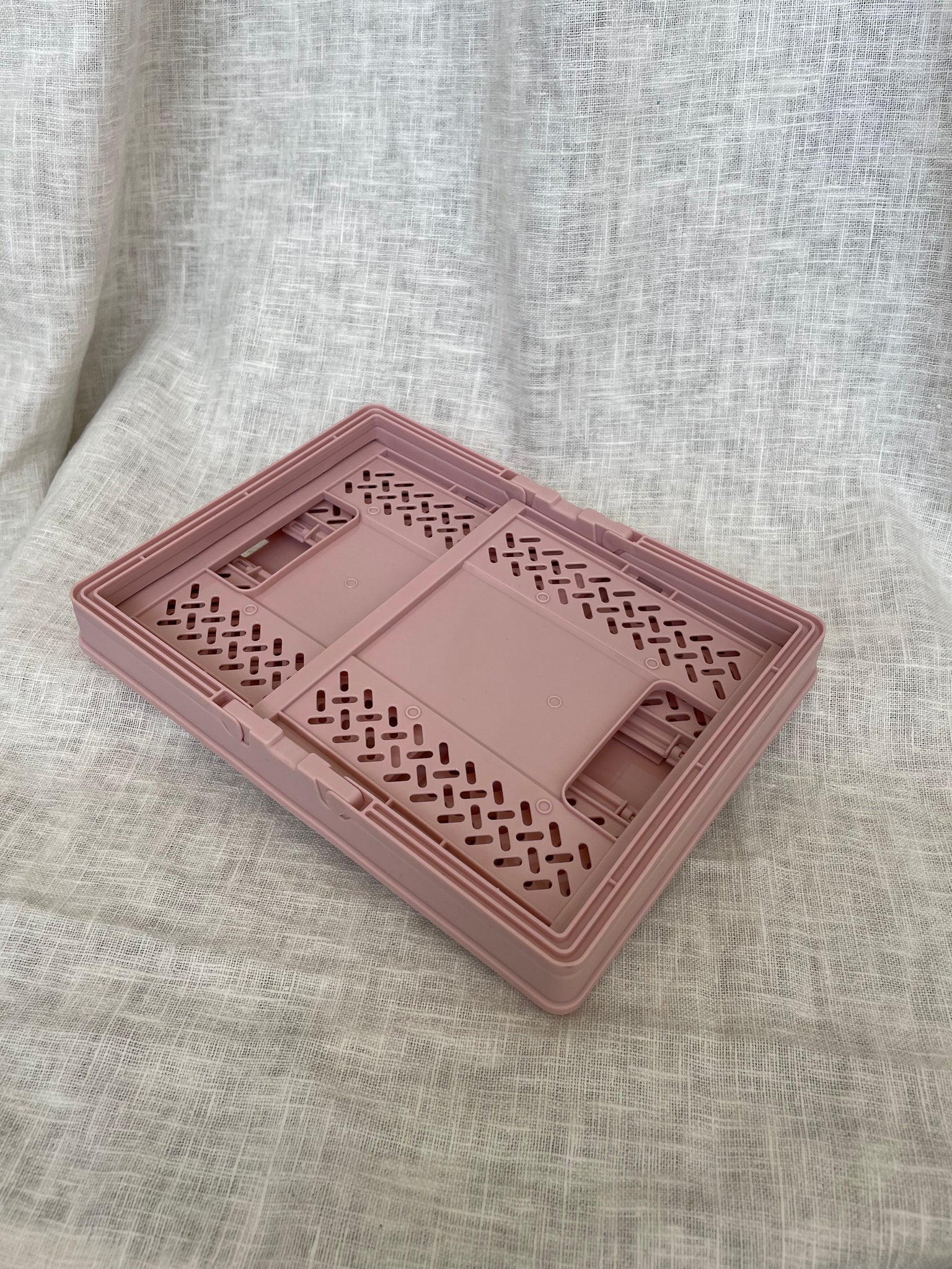 COLLAPSABLE PICNIC BASKET