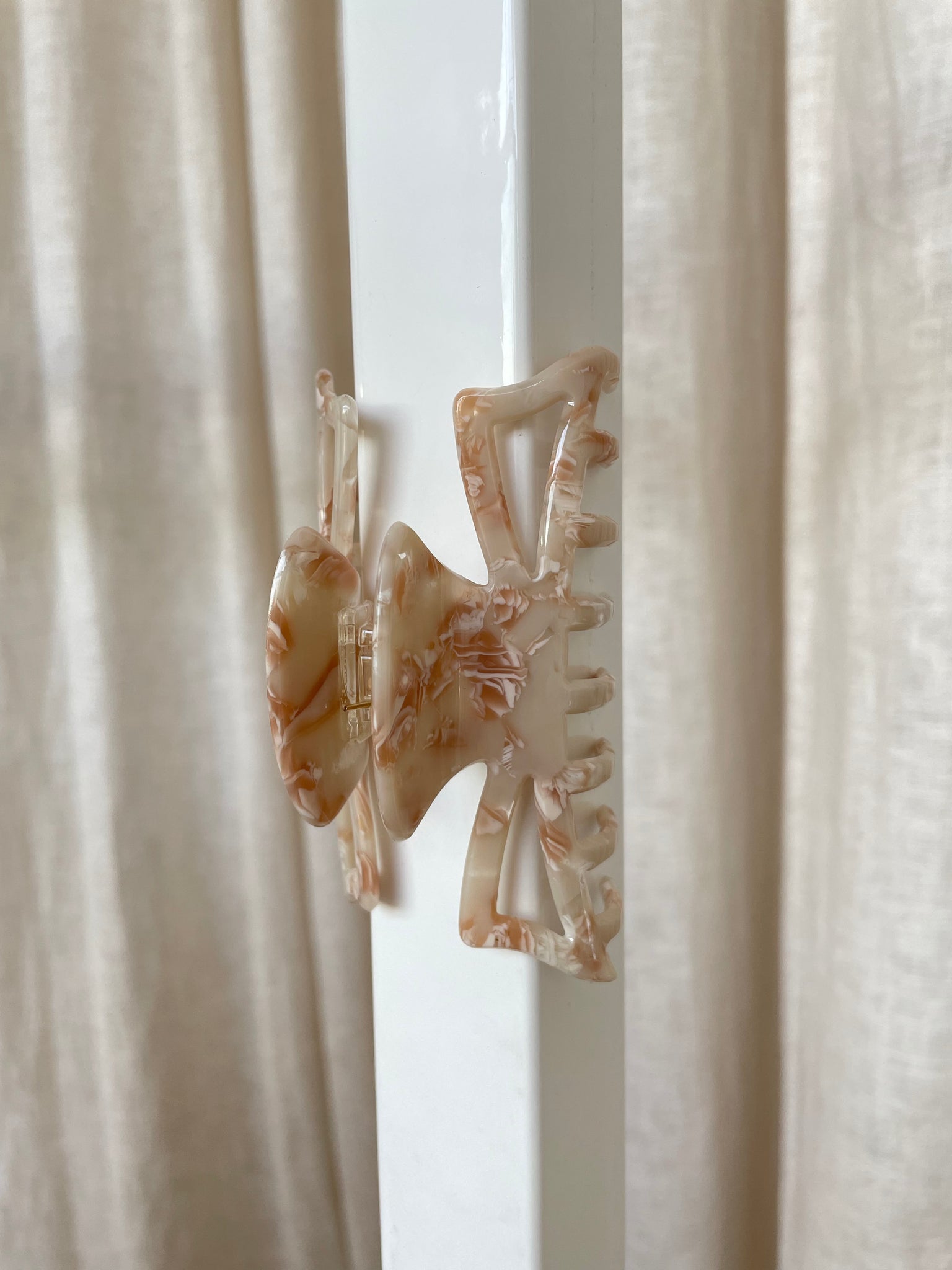 DAINTY BOW HAIR CLAW